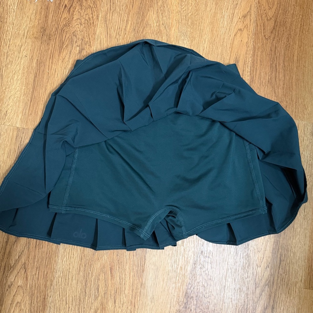 XXS Alo pleated tennis varsity style skirt with built in shorts - Picture 7 of 11
